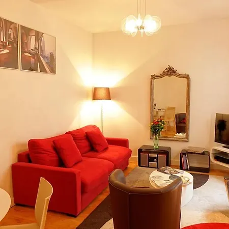 Апартаменти Modern Flat *