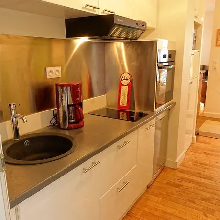 Modern Flat Апартаменти
